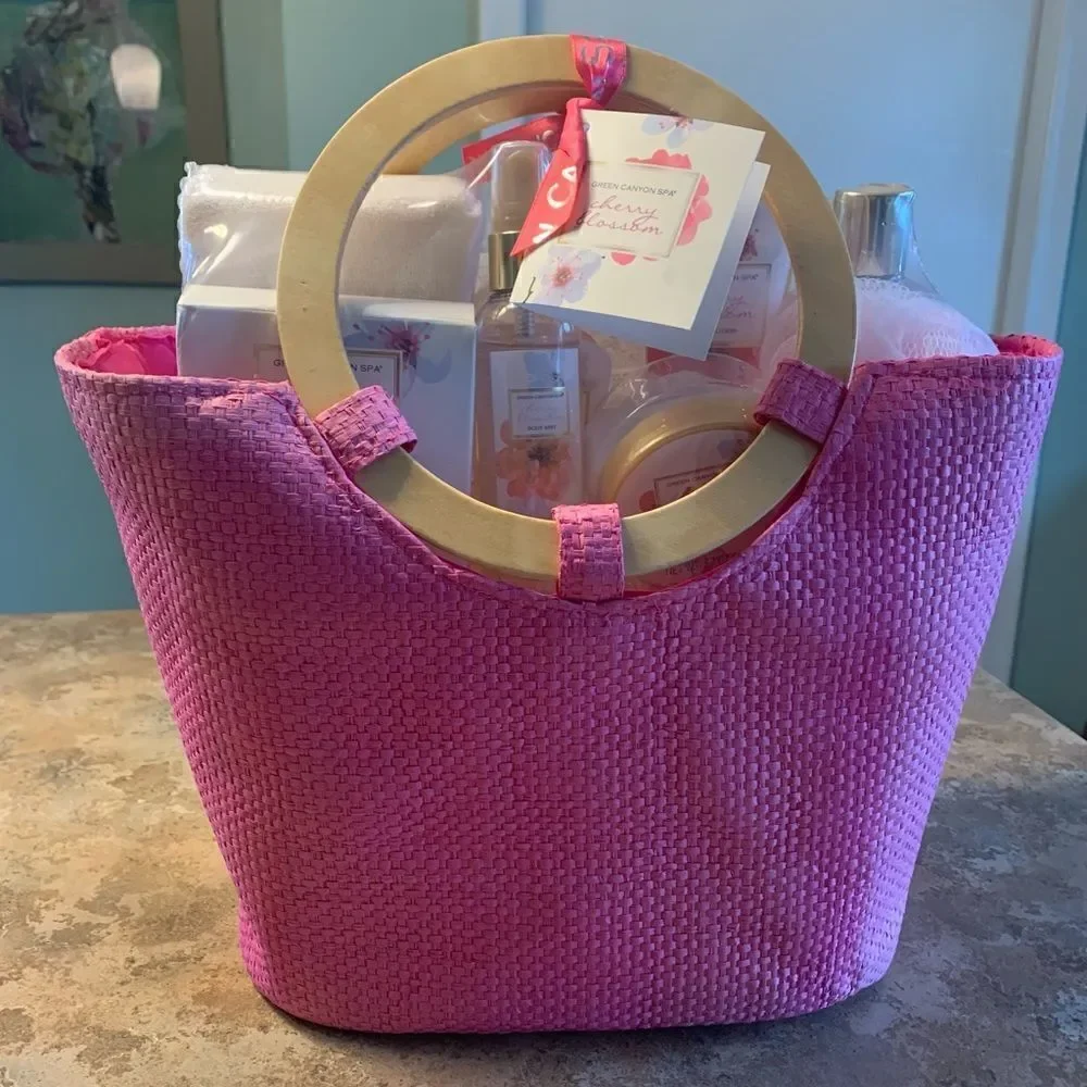 NEW Green Canyon Spa Gift Set PINK CHERRY BLOSSOM tote lotion gel bubble bath